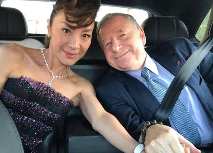 60岁杨紫琼获博士学位是什么情况？网友纷纷点赞送祝福！