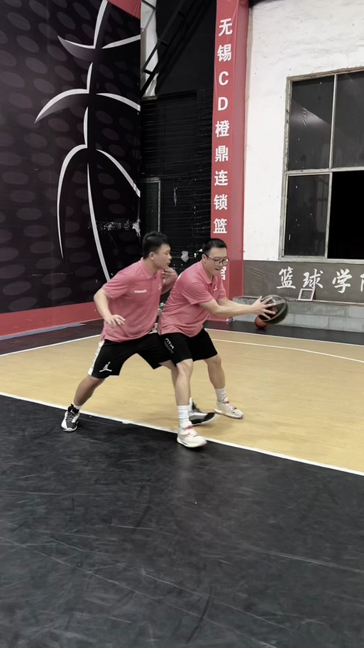 街头篮球背2怎么用？背2的技巧和注意事项！